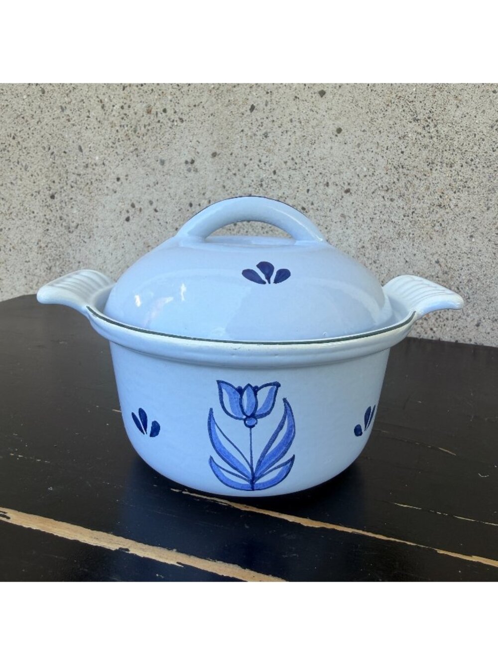VTG #12 Holland Blue Tulip Enameled Cast Iron Casserole Dish Dutch Oven